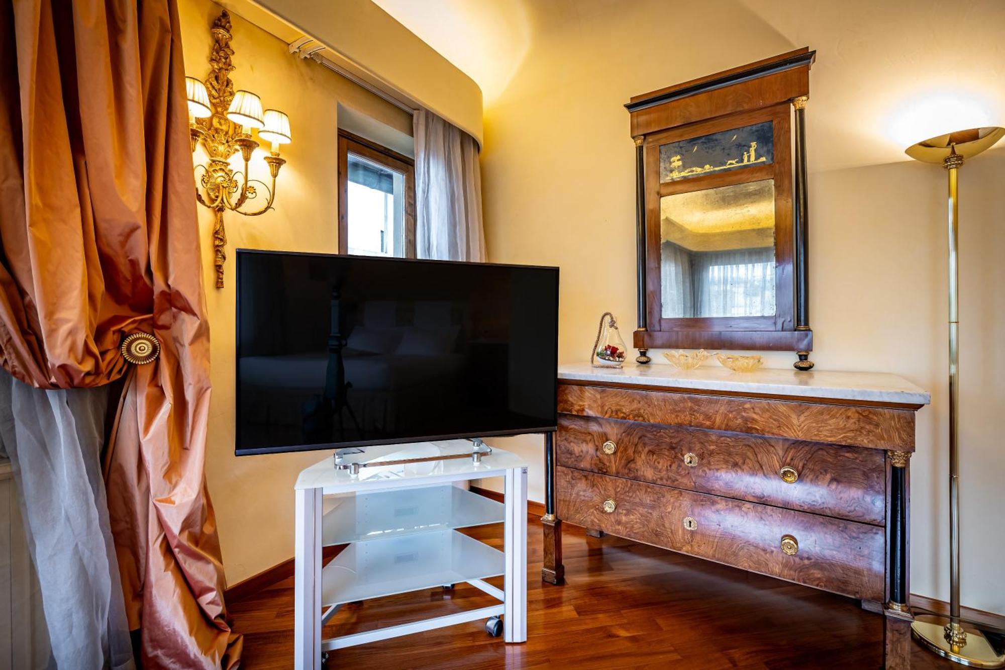 Yd Penthouse Breathtaking Views Over Ponte Vecchio * Florenz