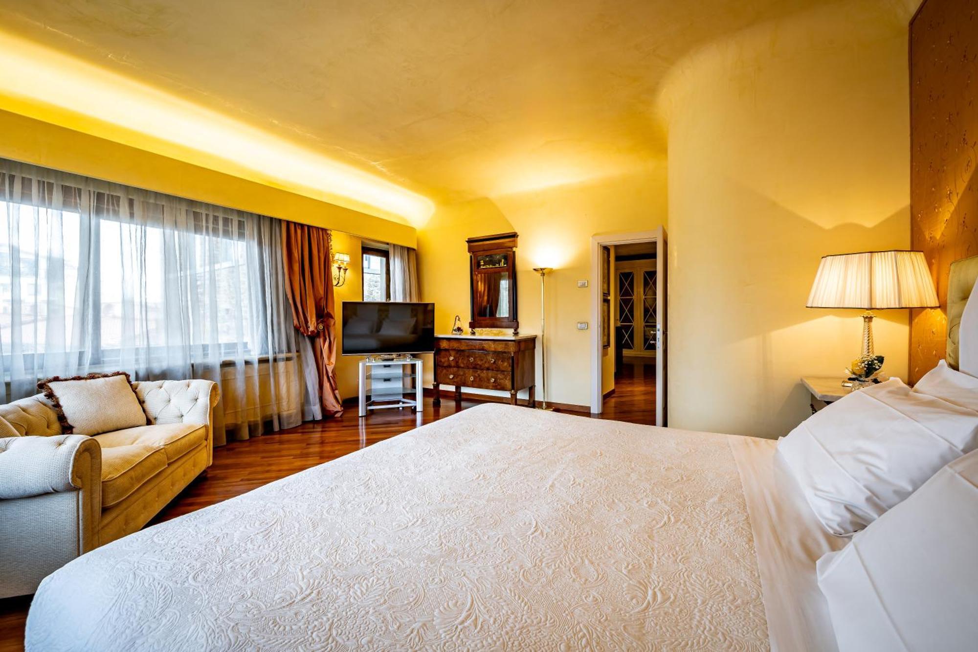 Yd Penthouse Breathtaking Views Over Ponte Vecchio Florence